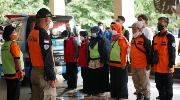 UNS Kirim Relawan Sorti 2 untuk Tangani Kesehatan Pengungsi Semeru