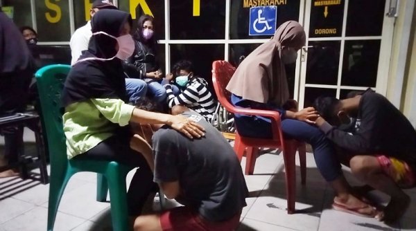 Gangster ini Garang di Jalan, "Mewek" di Kantor Polisi