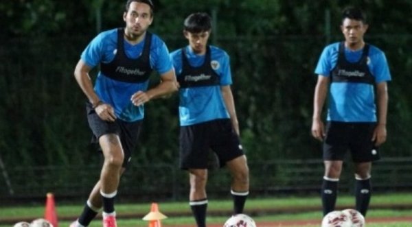 PIALA AFF: Ezra Walian Bidik Kemenangan  Saat Lawan Kamboja