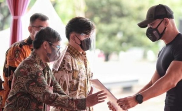 Deddy Corbuzier: Monumen Pahlawan Covid-19 Jawa Barat yang Pertama, Perlu Dicontoh Daerah Lain