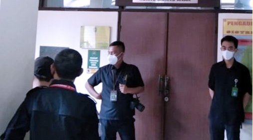 Kajati Jabar Asep N Maulana, "Dia Disetubuhi Herry Hingga Empat Kali"