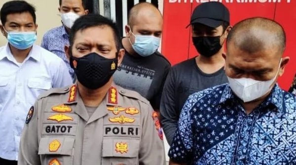 Penendang dan Pembuang Sesajen di Semeru Berhasil Diamankan