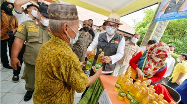 Atasi Kesulitan Warga Mendapatkan Minyak Goreng, Pemprov Jabar Gelar Operasi Pasar