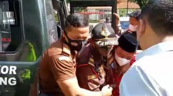Pelaku Rudapaksa 13 Santriwati Herry Wirawan Minta Keringanan Hukuman