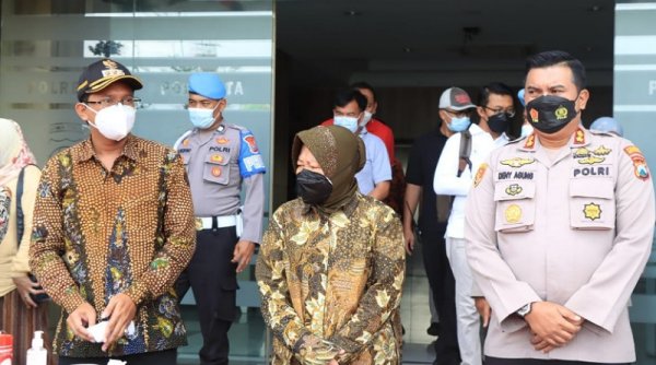 KDRT Meningkat, Mensos Tri Rismaharini Kunjungi Polresta Sidoarjo