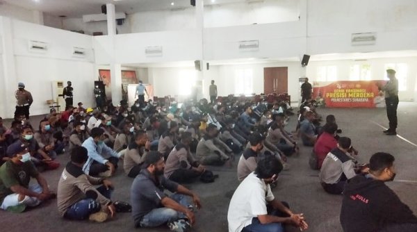 Demo di PT. Mikatasa Surabaya Diwarnai Bentrok Dua Kelompok Massa