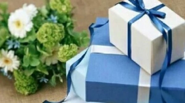 Tujuh Adab Penerima Hadiah
