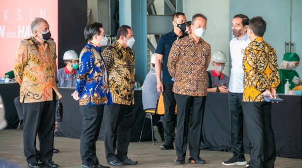 Pulihkan Ekonomi, Pemerintah Prioritaskan Vaksin Booster Bagi Pekerja Industri