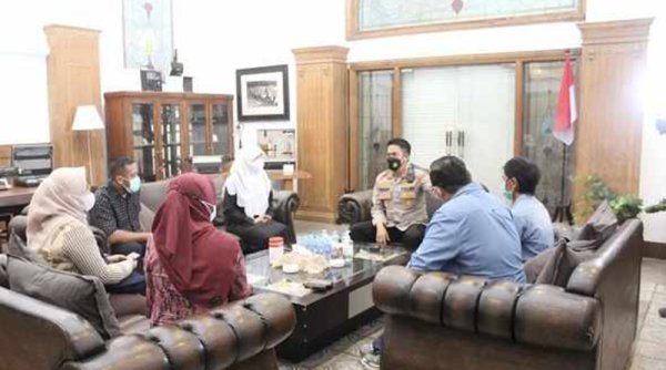 Dapat Perhatian Khusus, Orang Tua Siswa Korban Pemukulan Oknum Guru Berterima Kasih pada Wali Kota Surabaya