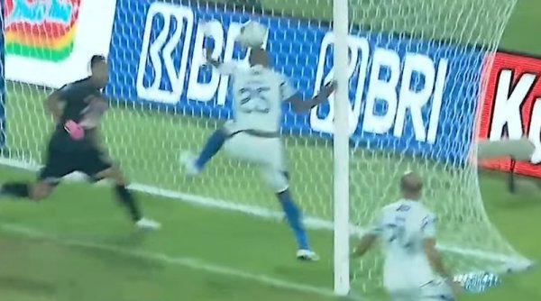 Kalahkan Persija 2-0, Persib Berhasil Jaga Persaingan Papan Atas
