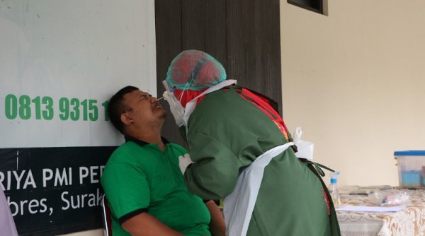 108 Warga dan 4 Perawat Griya PMI Peduli Solo Diisoman. Seorang Meninggal
