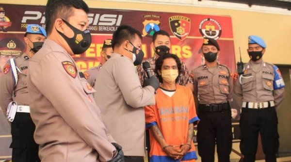 Edarkan Uang Palsu Lewat Jejaring Facebook Seorang Pria Berhasil Diamankan
