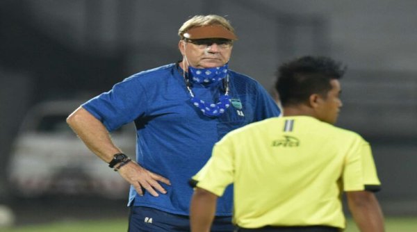 MAUNG BANDUNG | Ini Komentar Robert Usai Persib Ditahan Imbang Persebaya