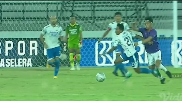 Ditahan Persik Tanpa Gol, Harapan Persib Buru Juara Sirna