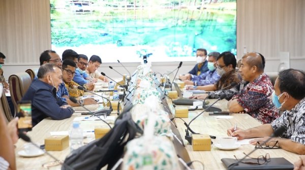 Jawab Keresahan Nelayan Natuna, KKP Tegaskan Jaring Tarik Berkantong Beda dengan Cantrang