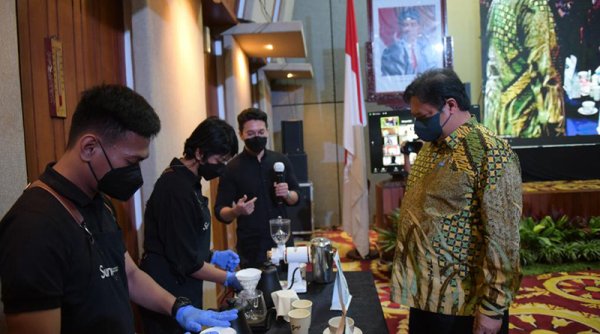 Menko Airlangga Apresiasi Brand Kopi Lokal yang Melantai di Lantai Bursa dan Menguasai Pasar Luar Negeri