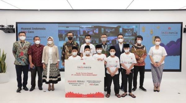 Huawei Dukung Indonesia Percepat Pengembangan Konektivitas dan Inklusi Digital melalui Donasi Ramadan