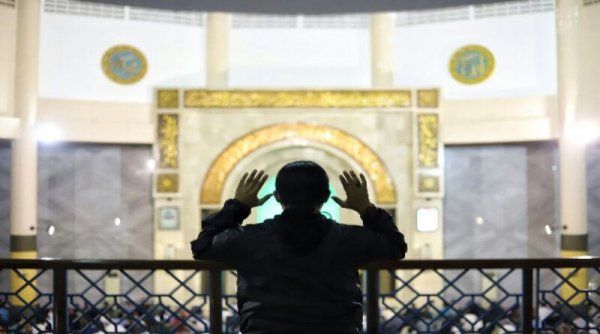2 Tahun Terhenti karena Pandemi, Masjid Raya Bandung Kembali Gelar Salat Tarawih