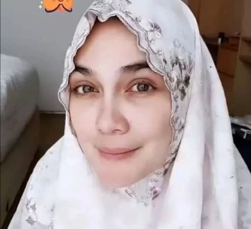 Luna Maya Berhijab di Bulan Ramadan, Nitizen Doakan untuk Selamanya