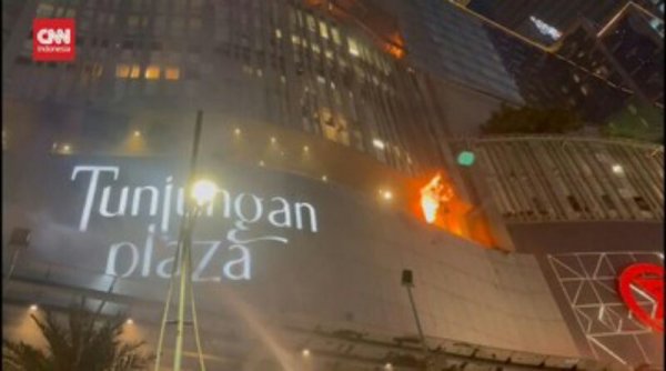 Detik-detik Kebakaran di Tanjungan Plaza Menurut Cerita Saksi Mata