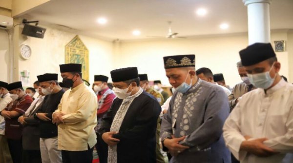 Safari Ramadan, Yana Tarawih Berjemaah Bersama Warga Cicendo