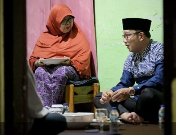 SAFARI RAMADAN DI KUNINGAN | Mak Endah Kaget Rumahnya Didatangi Gubernur saat Sahur