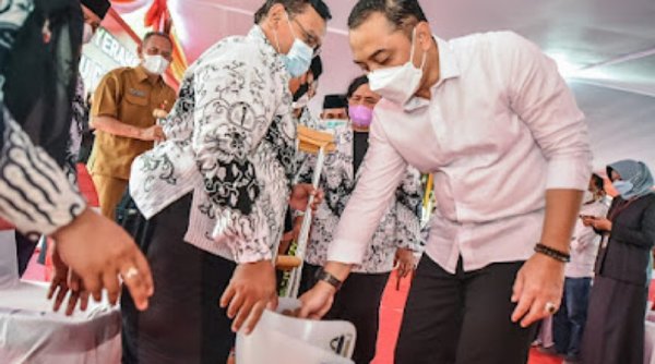 Eri Cahyadi Tak Ingin Para Pahlawan Tanpa Tanda Jasa Kesusahan di Kota Pahlawan