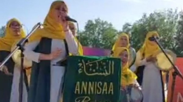 Annissaa Rebana Sukses di Festival Eid London