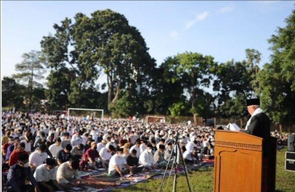 Salat Id di Lapangan KPAD, Yana Bersyukur Warga Bandung Bisa Salat Id Dekati Normal