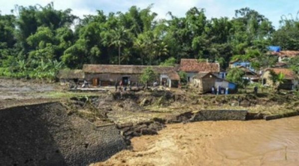 Banjir Bandang Terjang Citengah Sumedang, 1 Warga dalam Pencarian