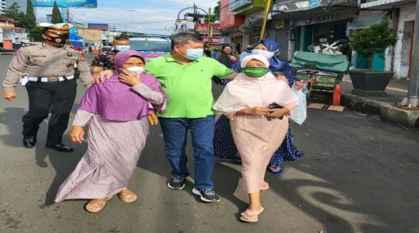 Bupati Garut : Saya Doakan para Pedagang Dapat Untung yang Berkah