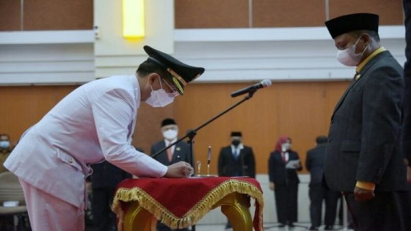 Wagub Jabar Lantik Dani Ramdan sebagai Penjabat Bupati Bekasi