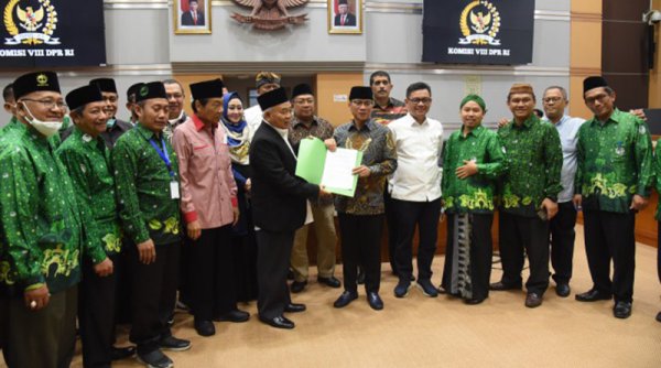 Para Guru Nahdlatul Ulama Kunjungi Komisi VIII DPR RI