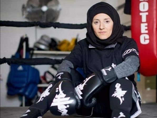 Ajari Wanita Bela Diri, Khadijah Safari Dianugerahi Penghargaan oleh  Ratu Inggris