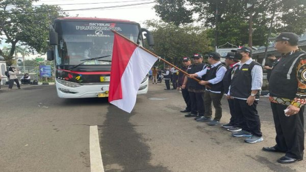 325 Petugas Haji Berangkat ke Arab Saudi