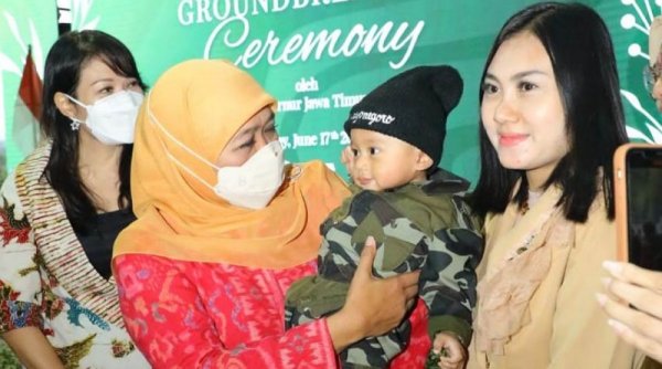 Hari Bidan Nasional, Khofifah Ajak Semua Pihak Bersinergi Turunkan AKI dan AKB