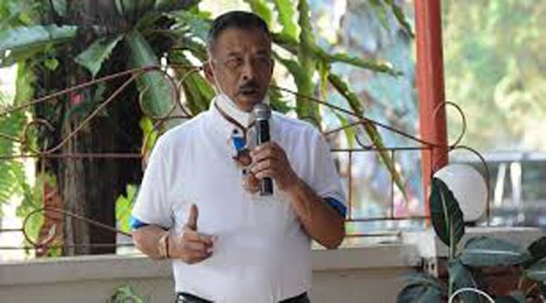 Wak Haji Umuh Takziah ke Rumah Bobotoh Persib Korban Tragedi GBLA