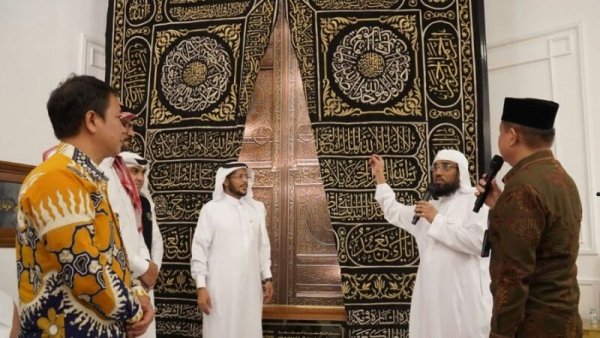 Pertama Kalinya Kiswah Kakbah Diganti Bertepatan dengan 1 Muharram