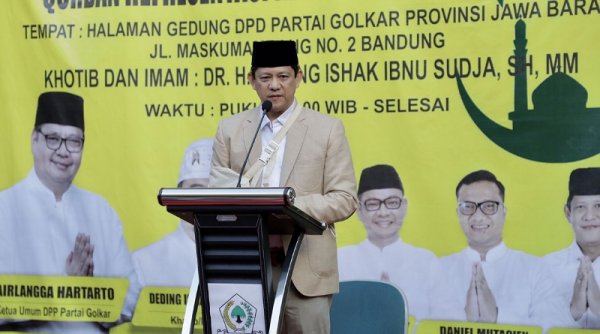 Kali Pertama Digelar, Pengurus Golkar Jabar Solat Id dan Potong Hewan Qurban di Kantor DPD