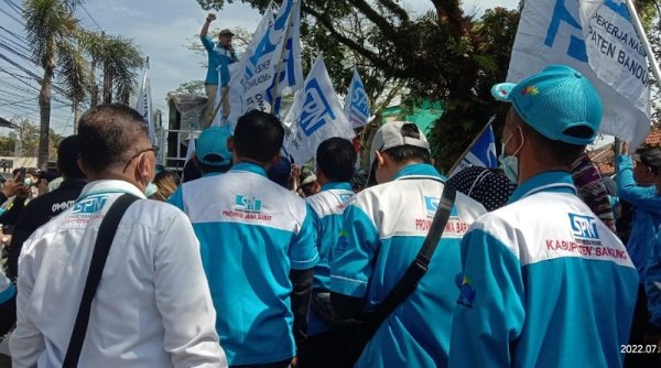 Tiga Buruh Dituntut Bayar Rp. 5 Miliar ke Perusahaan, SPN : Batalkan Gugatan!