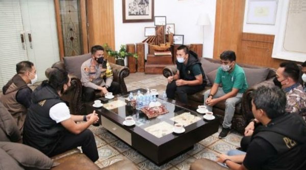 Jelang Laga Persebaya, Azrul Ananda Datangi Polrestabes Surabaya