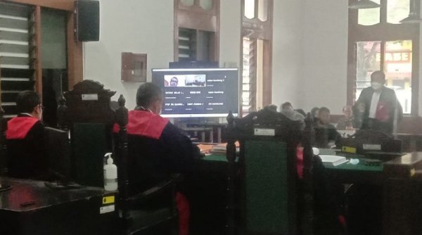 Kasus Dugaan Korupsi PT Posfin, Kuasa Hukum Minta Dibebaskan dari Dakwaan Primer dan Subsider