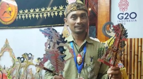 Wayang Kulit "Rajamala" Jadi Cinderamata "11-th Asean Para Games"
