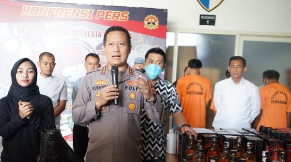 Polresta Bandung Berhasil Ungkap Pelaku Pembuat Miras Oplosan