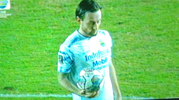 Hadapi Liga 1, Marc Klok Ajak Pemain Persib Bangkit