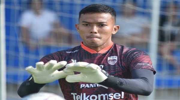 Kondisi Kiper Utama Persib Teja Paku Alam Kian Membaik