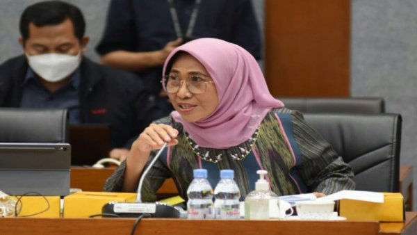 Komisi X Sayangkan Sekolah yang Paksakan Siswi Gunakan Atribut Keagamaan