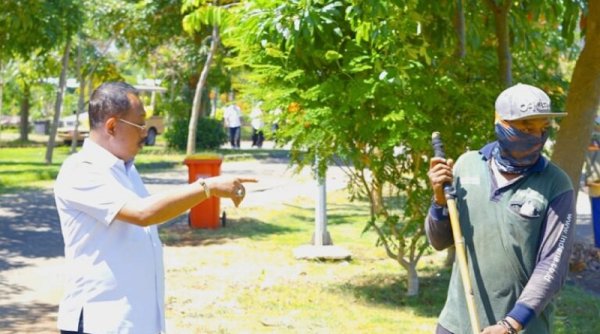 Wawali Perintahkan Jajarannya Perhatikan Kebersihan Taman