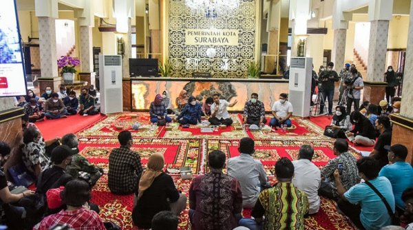 Warga Surabaya Makin Mudah Beri Laporan, Ini 14 Kanal "Sambat Nang Cak Eri"