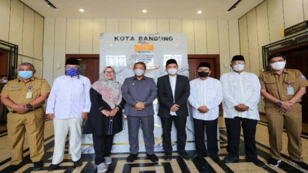 Pemkot dan DKM akan Tata Area Luar Masjid Raya Bandung